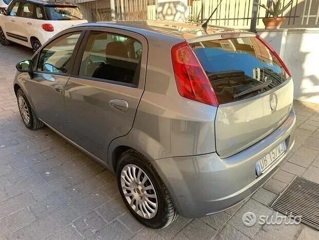 Fiat Grande Punto 2006 photo 4