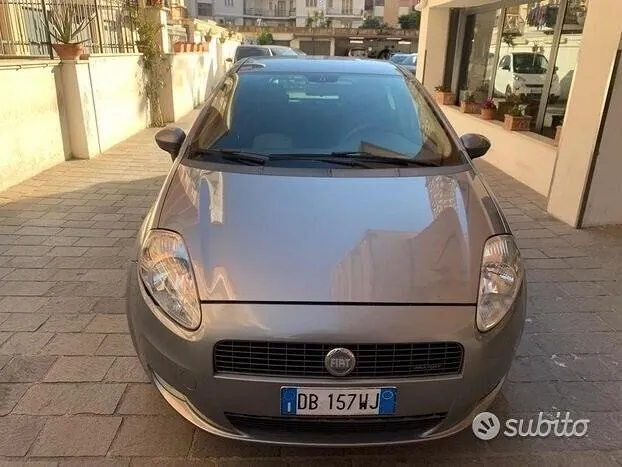 Fiat Grande Punto 2006 photo 2