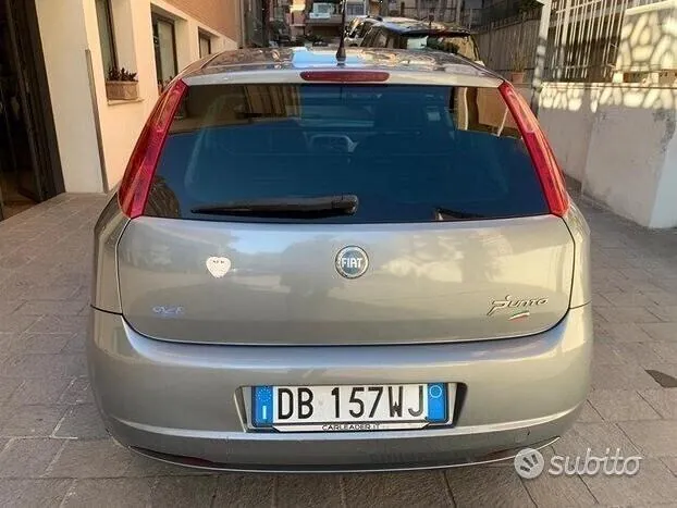 Fiat Grande Punto 2006 photo 5