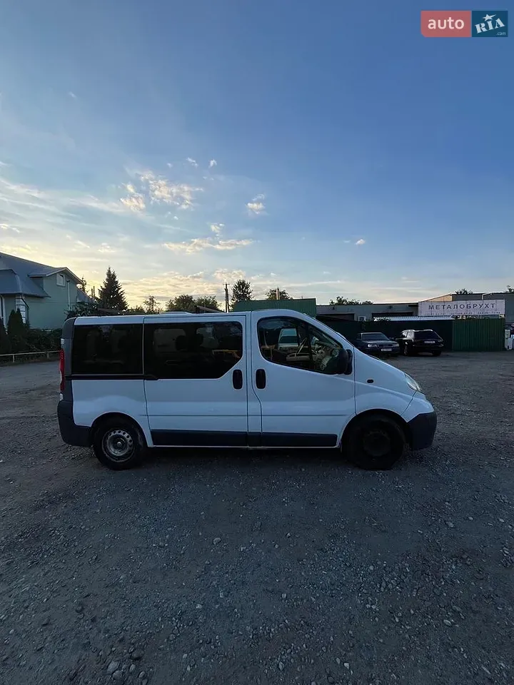 Opel Vivaro 2007 photo 3
