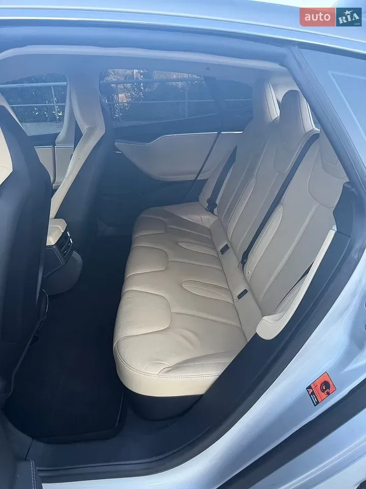 Tesla Model S 2015 photo 3