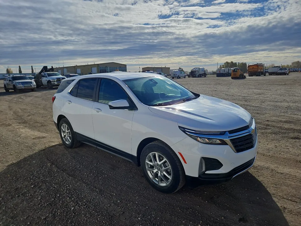 Chevrolet Equinox 2022 photo 2