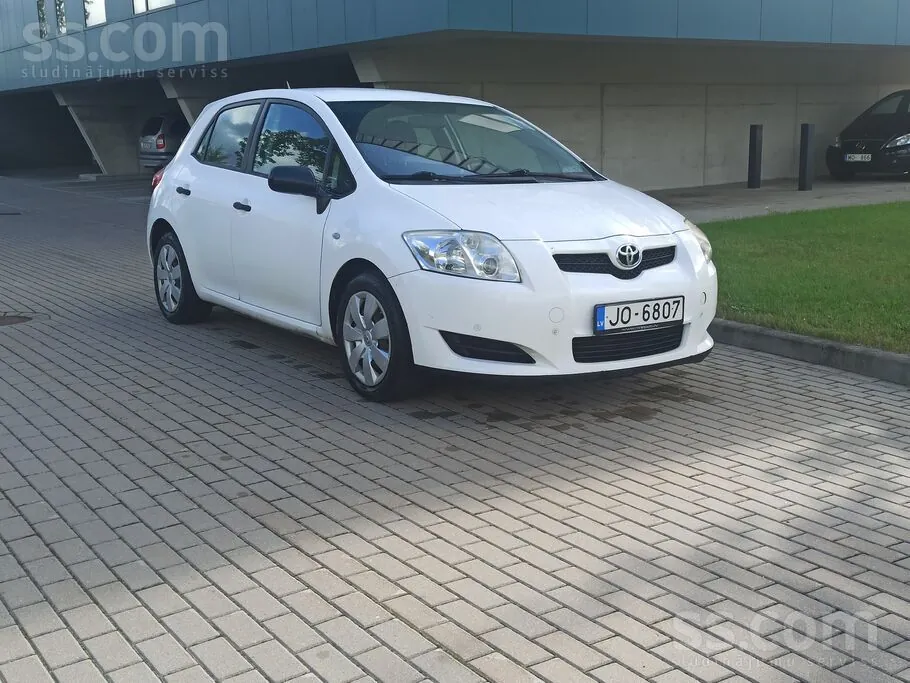 Toyota Auris 2008 photo 2