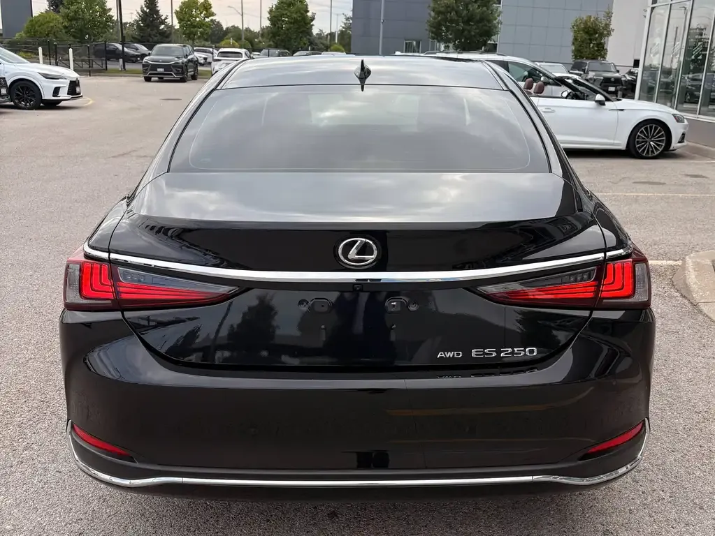 Lexus Es 2025 photo 5