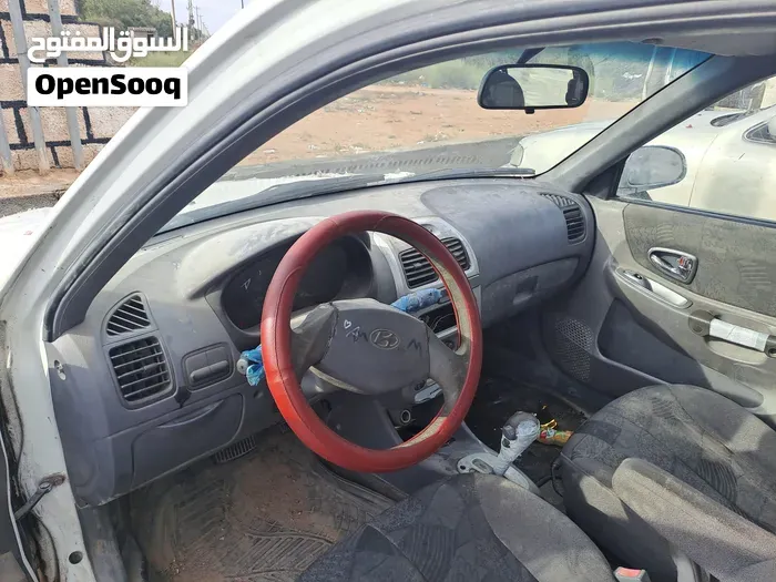 Hyundai Verna 2004 photo 3