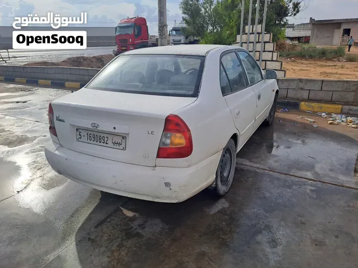 Hyundai Verna 2004 photo 2
