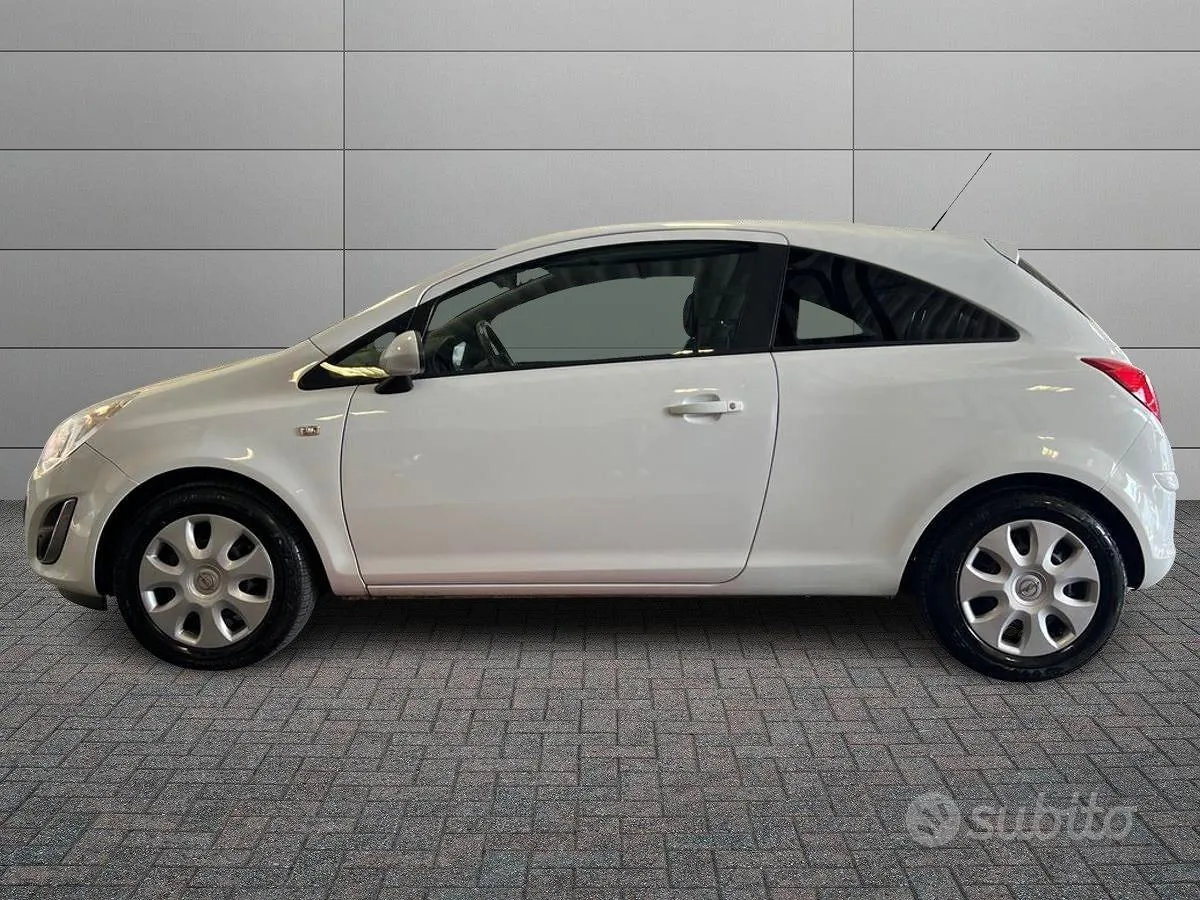 Opel Corsa 2013 photo 2