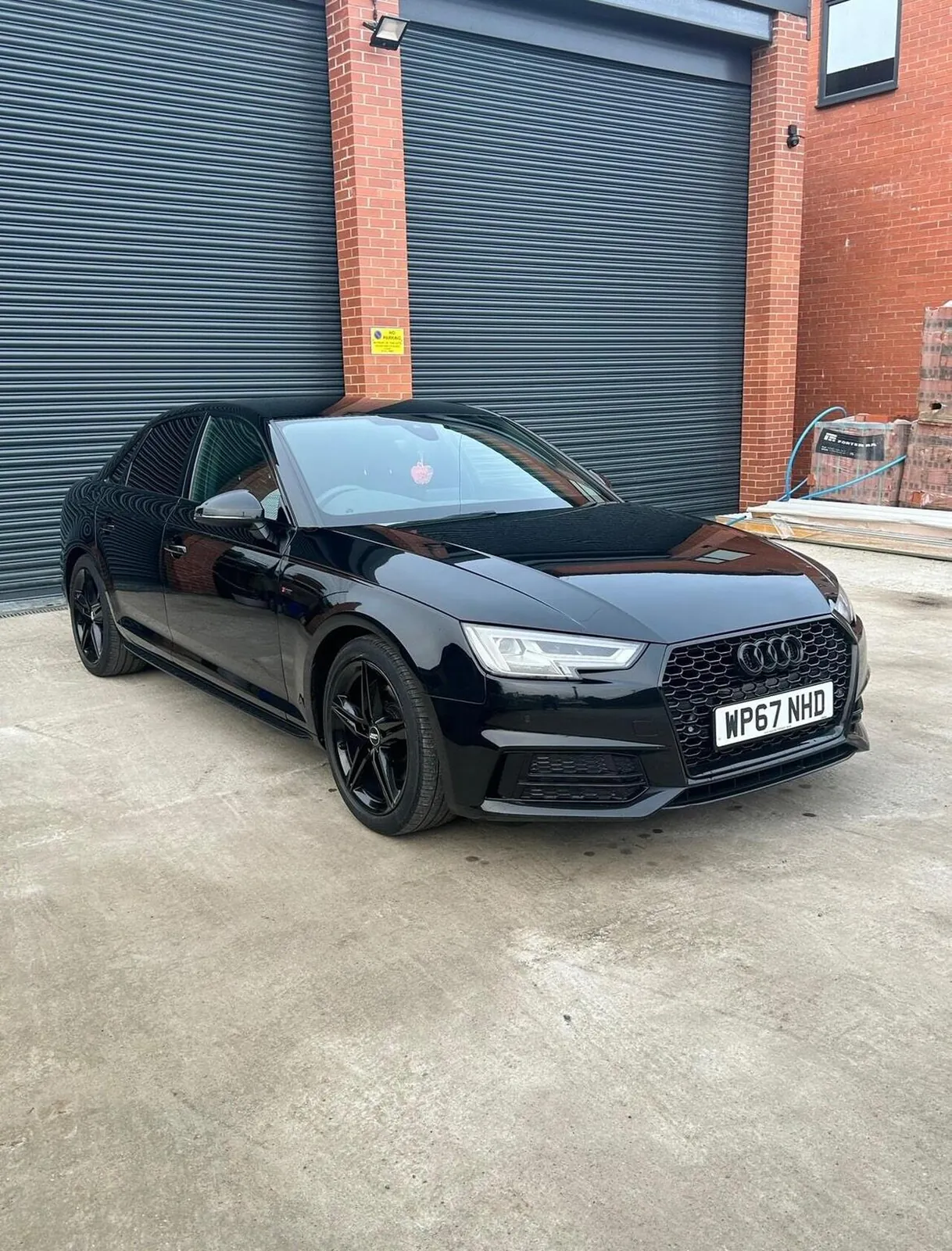Audi A4 2017 photo 2