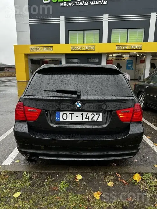 BMW 320 2011 photo 4