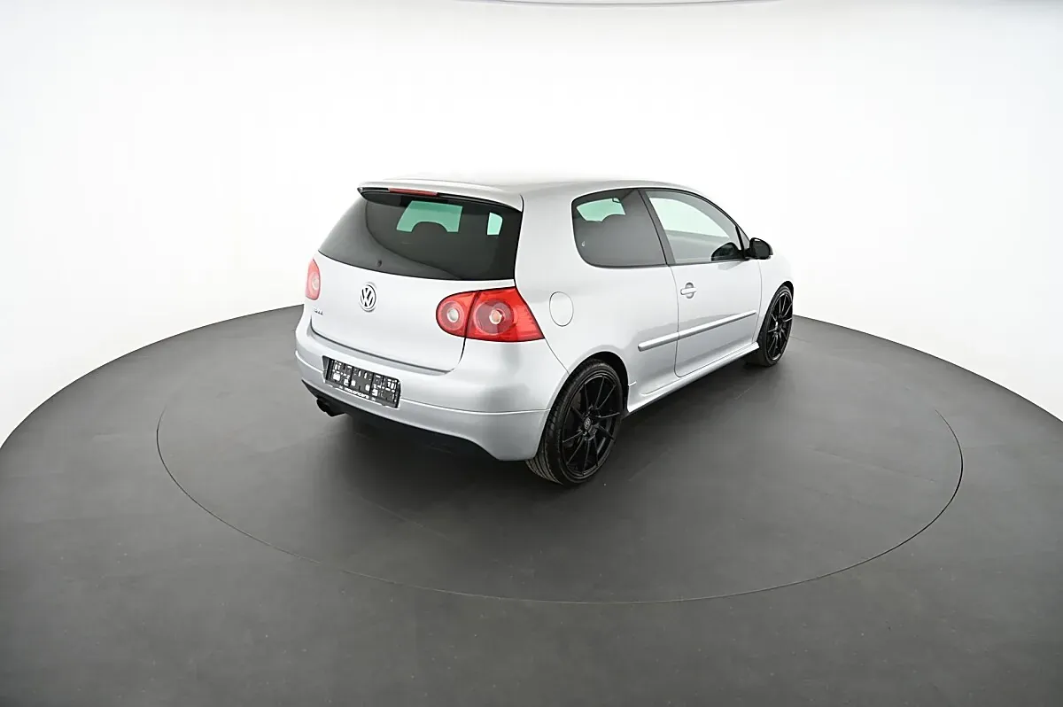 Volkswagen Golf 2005 photo 2