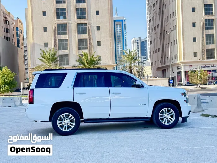 Chevrolet Tahoe 2015 photo 2