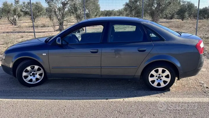 Audi A4 2002 photo 3