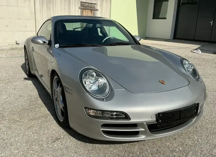 Porsche 911 Carrera 2005 photo 2