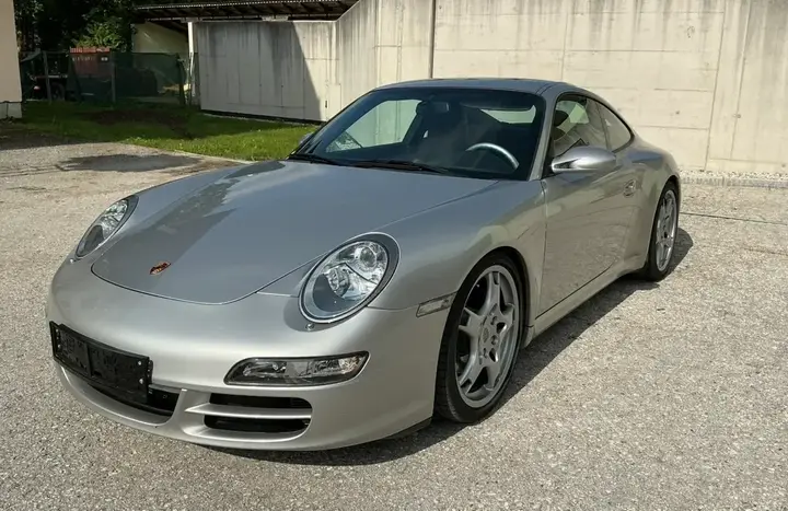 Porsche 911 Carrera