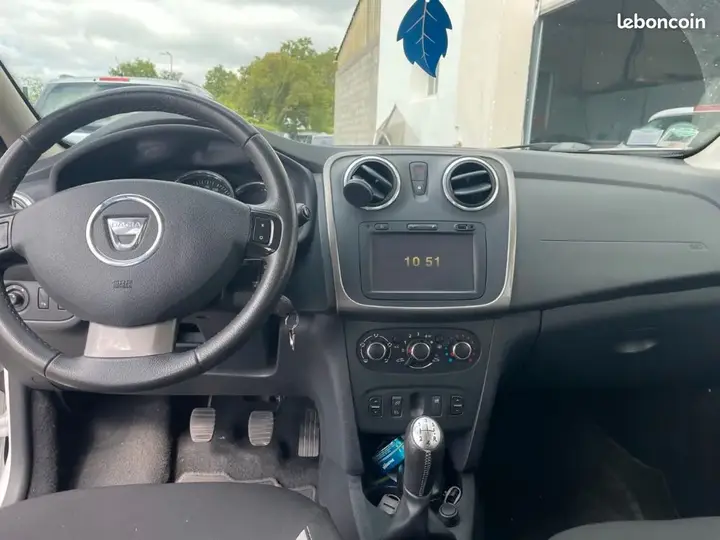 Dacia Sandero 2015 photo 2