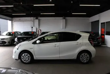 Toyota Aqua 2016 photo 5