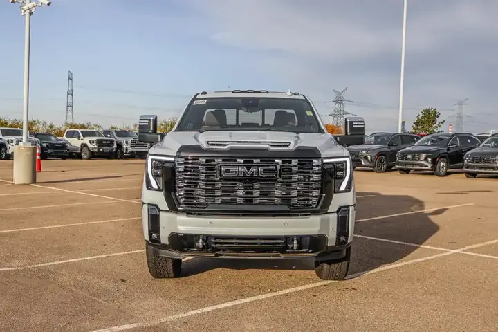 GMC Sierra 3500Hd 2026 photo 3