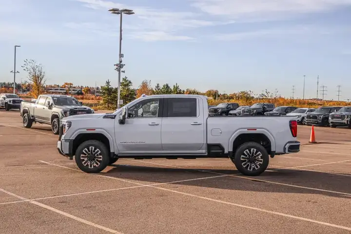 GMC Sierra 3500Hd 2026 photo 5