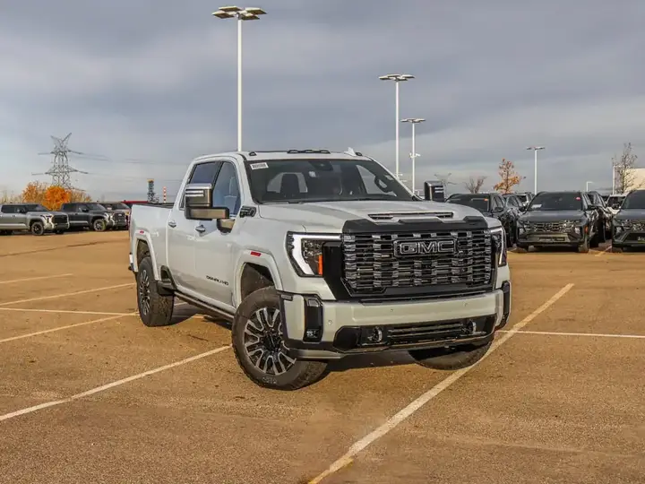 GMC Sierra 3500Hd 2026 photo 2