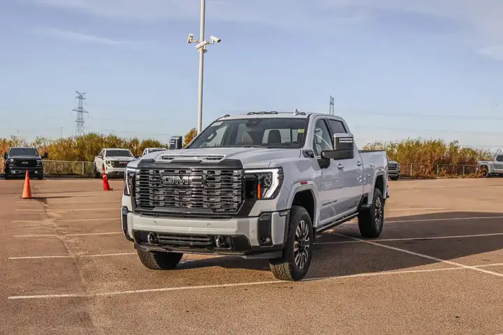GMC Sierra 3500Hd 2026 photo 4