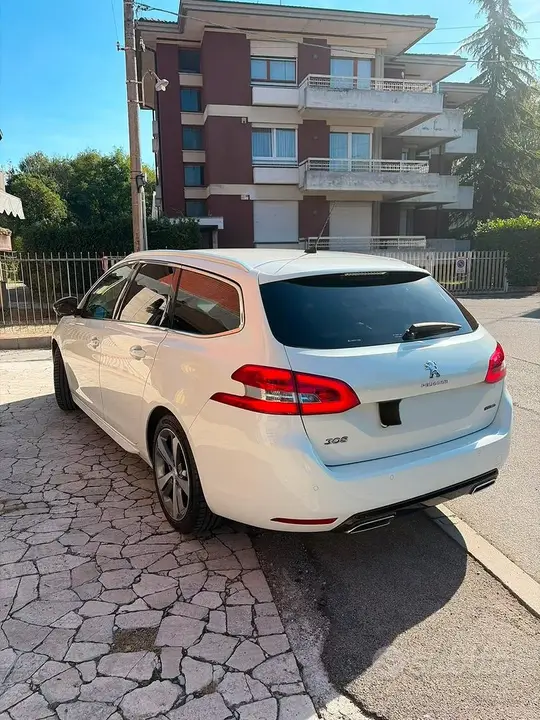 Peugeot 308 2020 photo 3