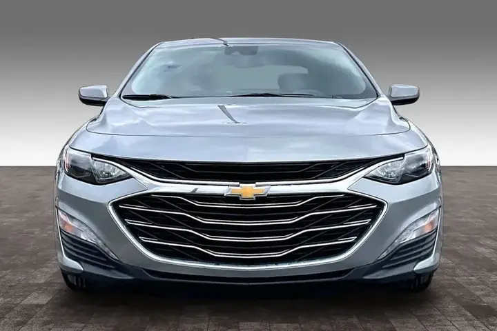 Chevrolet Malibu 2023 photo 3