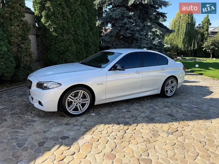 BMW 5 Series 2015 photo 2