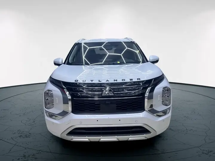 Mitsubishi Outlander 2024 photo 4