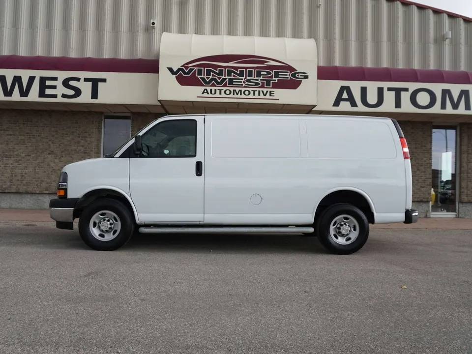 Chevrolet Express 2024 photo 2