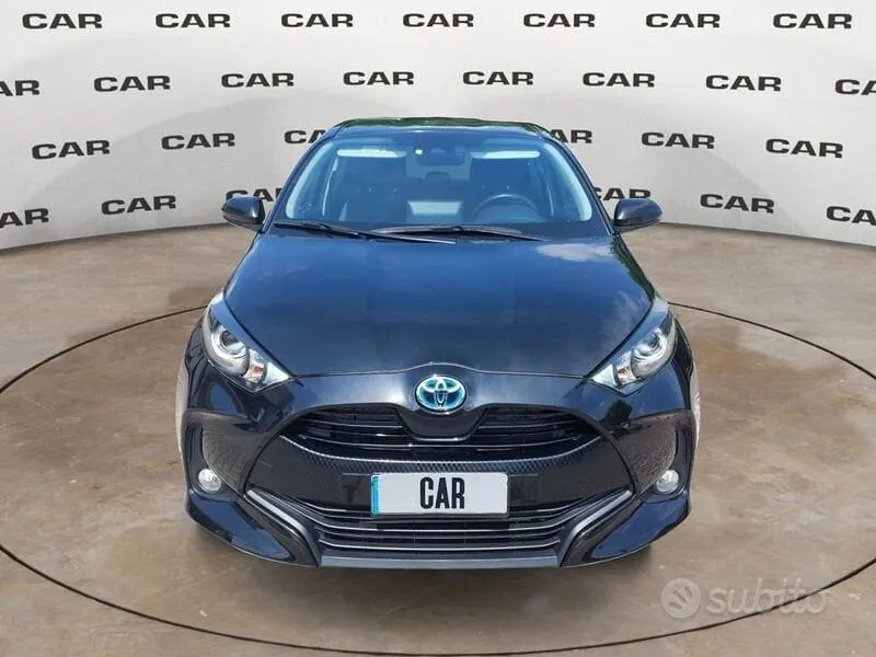 Toyota Yaris 2022 photo 2