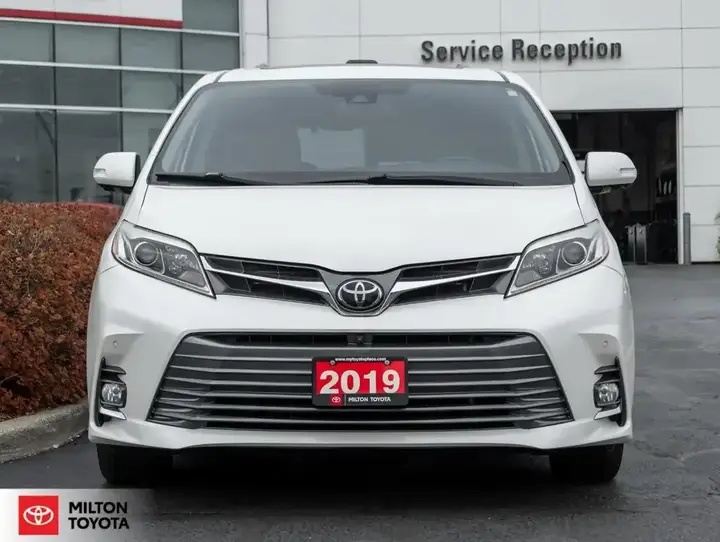 Toyota Sienna 2019 photo 2