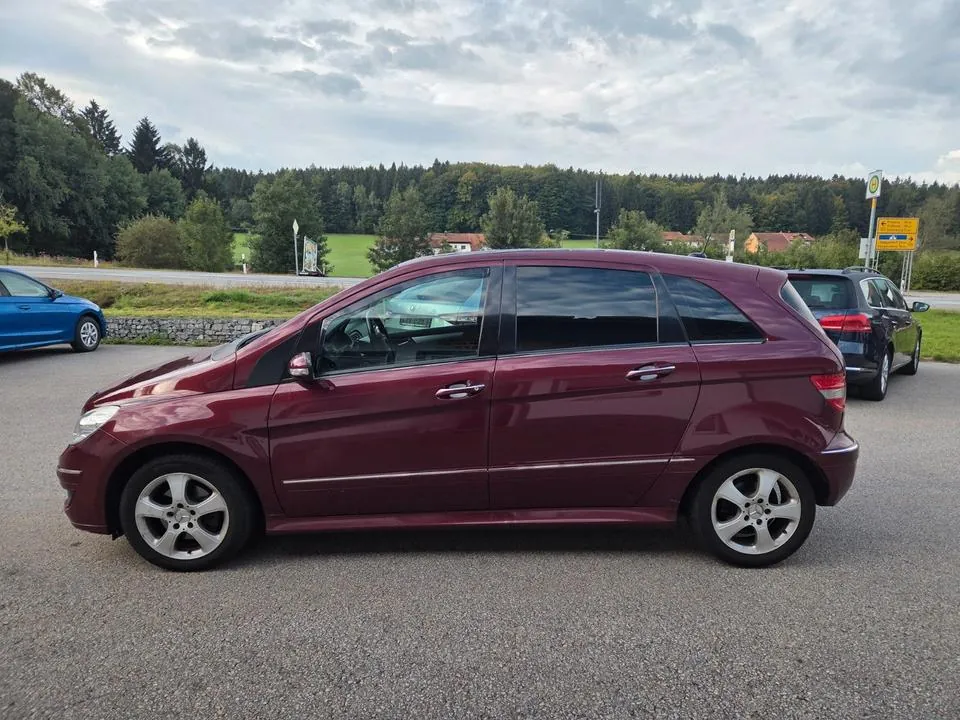 Mercedes-Benz B 200