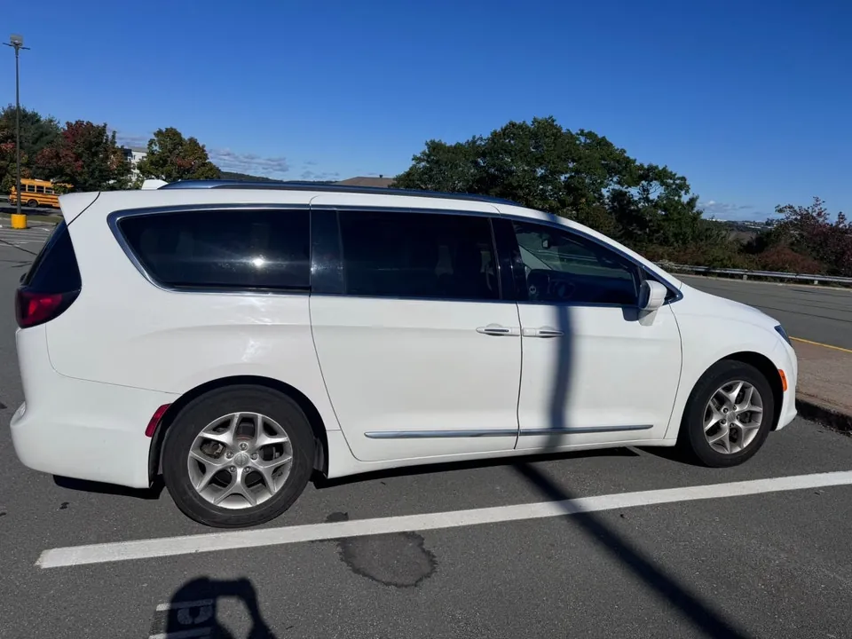 Chrysler Pacifica 2018 photo 5
