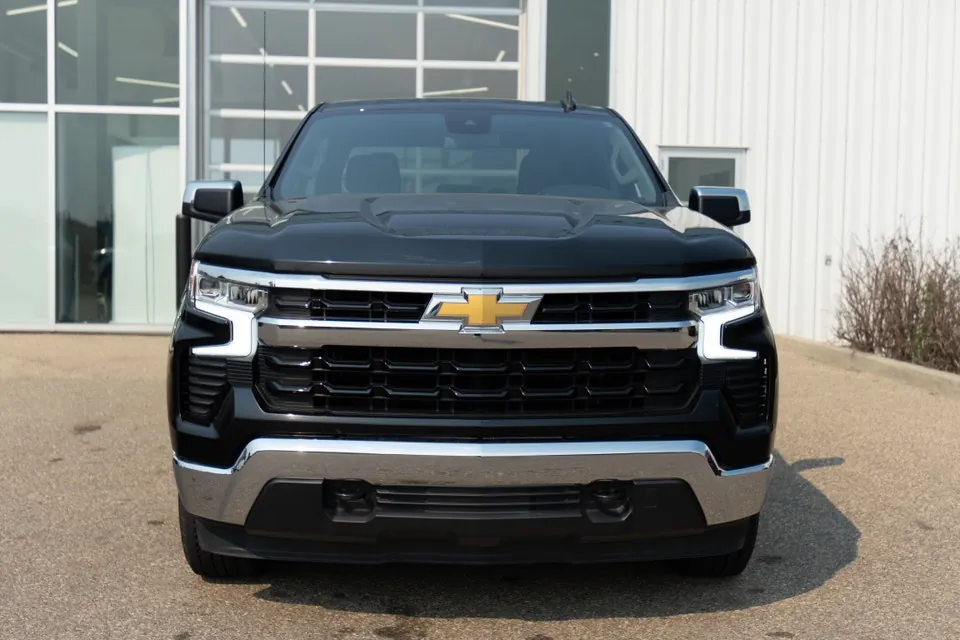 Chevrolet Silverado 1500 2025 photo 2