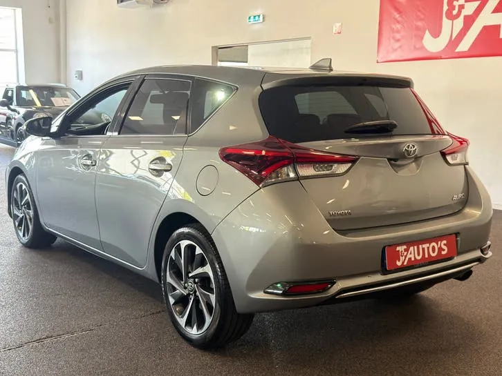 Toyota Auris 2016 photo 3