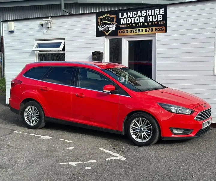Ford Focus 2018 photo 2