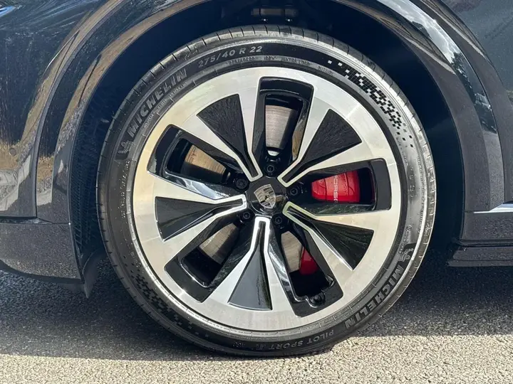 Porsche Cayenne photo 4