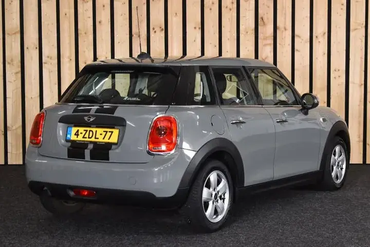 Mini One 2015 photo 2