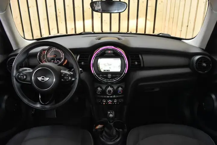 Mini One 2015 photo 3