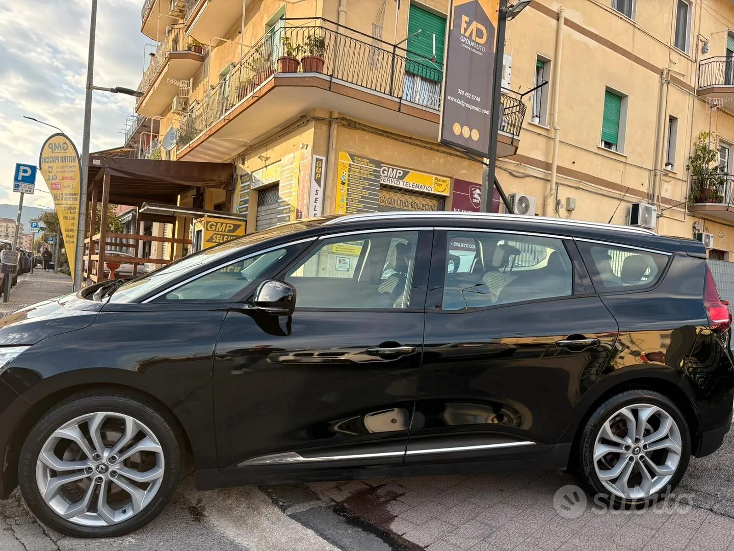 Renault Grand Scenic 2018 photo 2