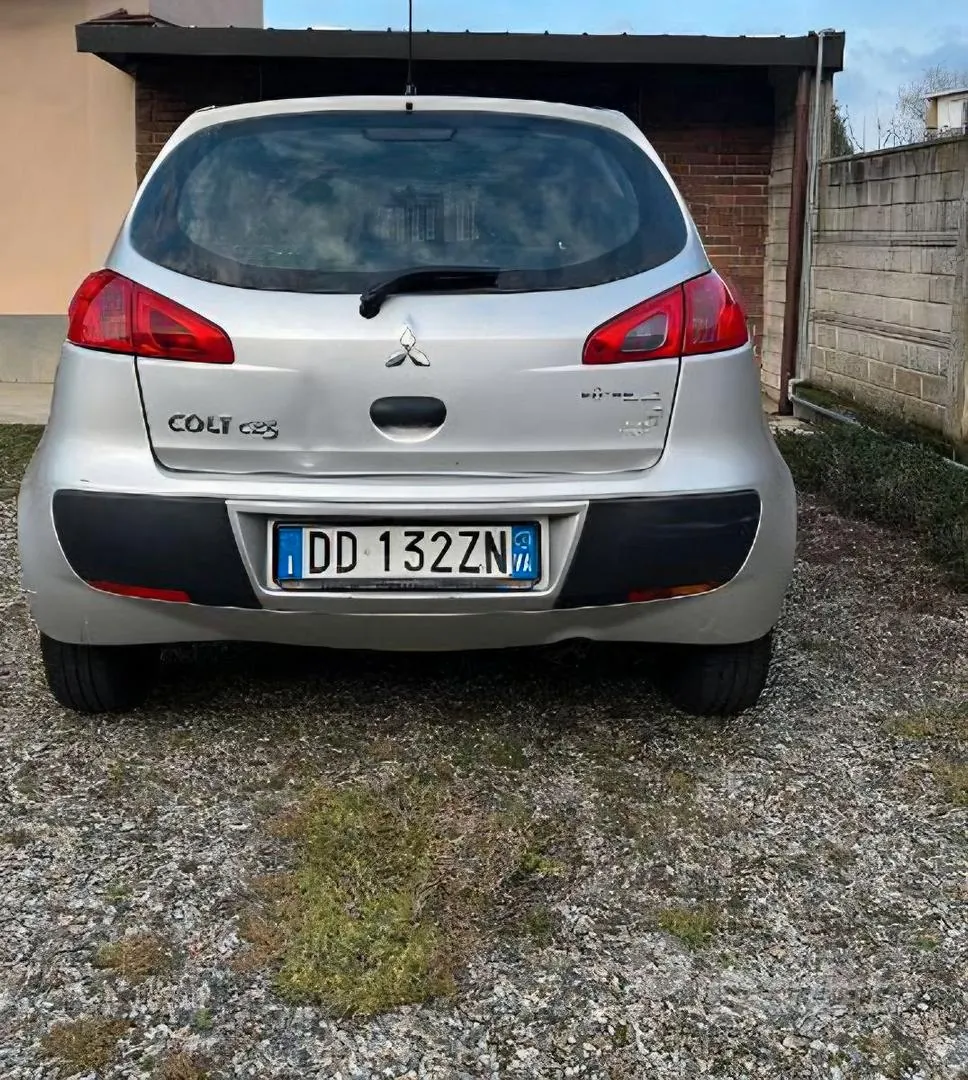 Mitsubishi Colt 2006 photo 2