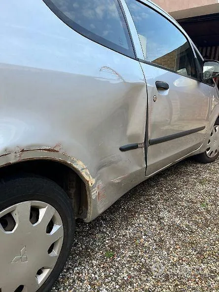 Mitsubishi Colt 2006 photo 4