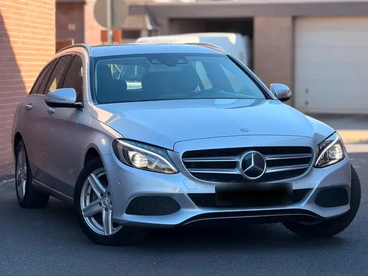 Mercedes-Benz C220