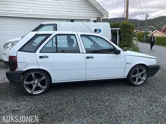 Fiat Tipo 1992 photo 4
