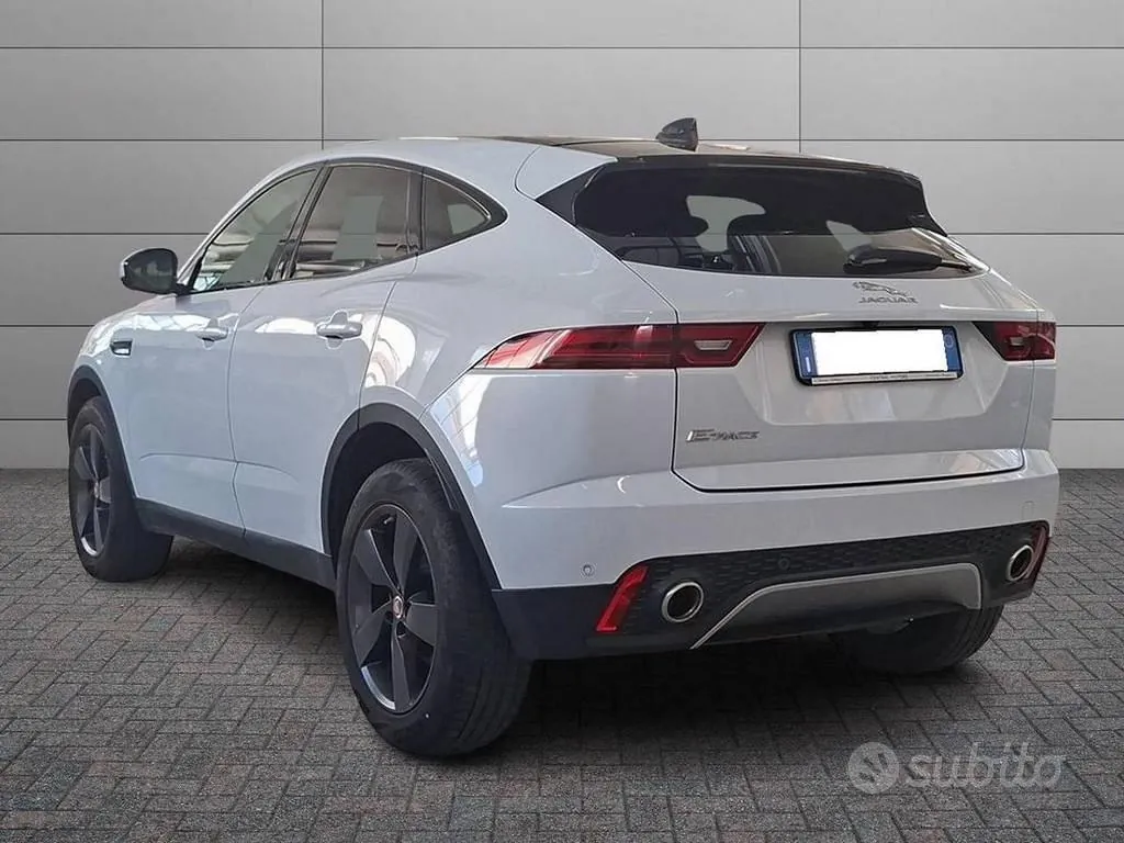 Jaguar E-Pace 2018 photo 2
