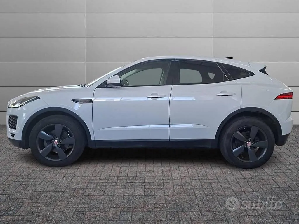 Jaguar E-Pace 2018 photo 4