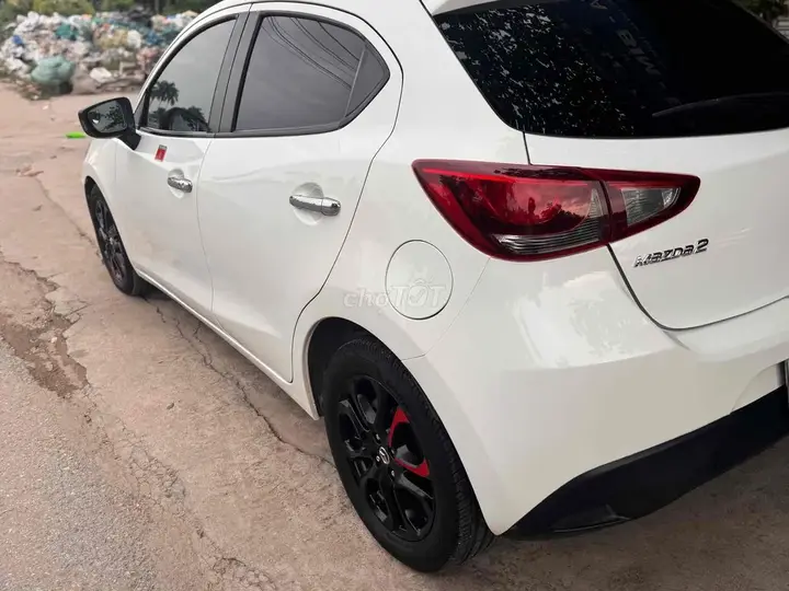 Mazda 2 2016 photo 4