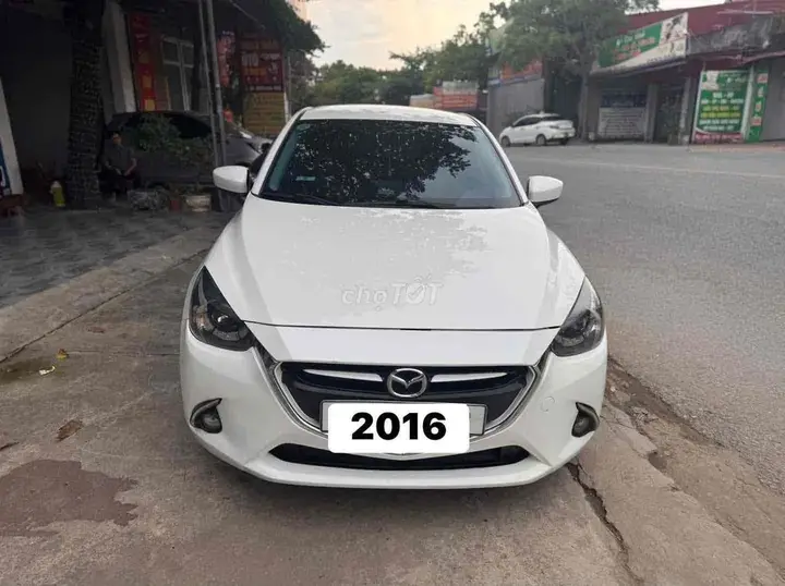 Mazda 2 2016 photo 2