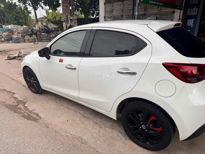 Mazda 2 2016 photo 5