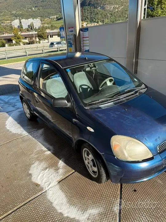 Toyota Yaris 2000 photo 3